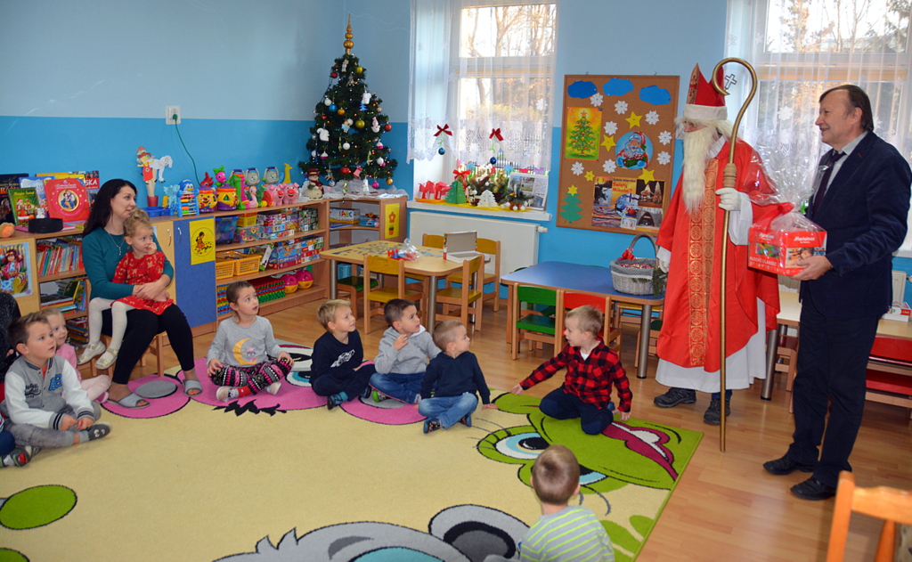 Św. Mikołaj odwiedził kolejne przedszkola.