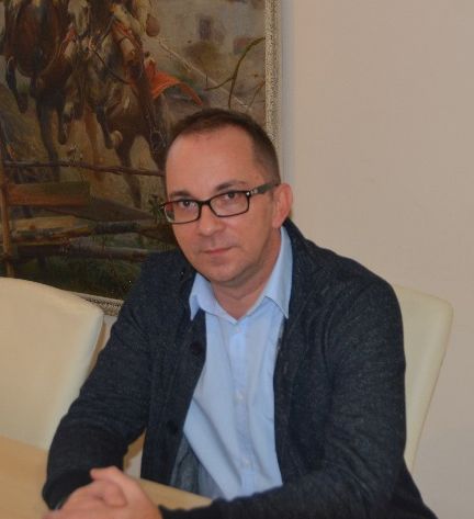 Gmina promuje lokalnych przedsiębiorców - rozmowa z kierownikiem Biura Funduszy Europejskich, Rafałem Najdałą