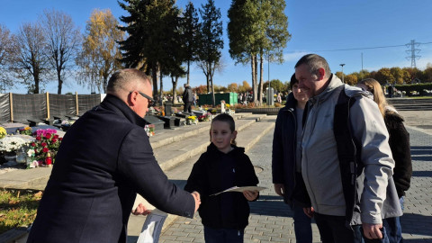 Zebrano prawie 13 tysięcy na odnowę cmentarza