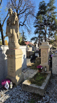 Zebrano prawie 13 tysięcy na odnowę cmentarza