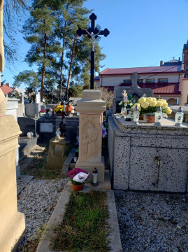 Zebrano prawie 13 tysięcy na odnowę cmentarza