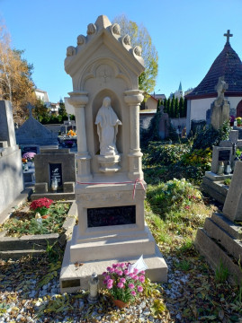 Zebrano prawie 13 tysięcy na odnowę cmentarza