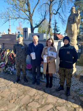 Zebrano prawie 13 tysięcy na odnowę cmentarza