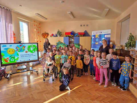 Przedszkolak mały i duży przyrodzie służy