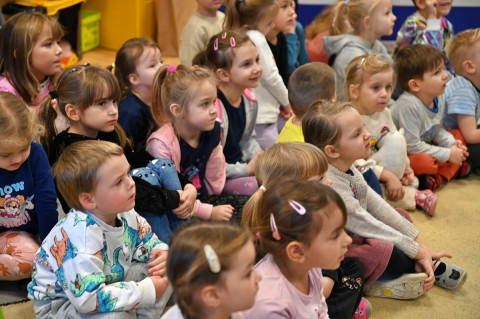 Przedszkolak mały i duży przyrodzie służy