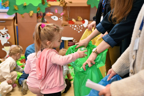 Przedszkolak mały i duży przyrodzie służy