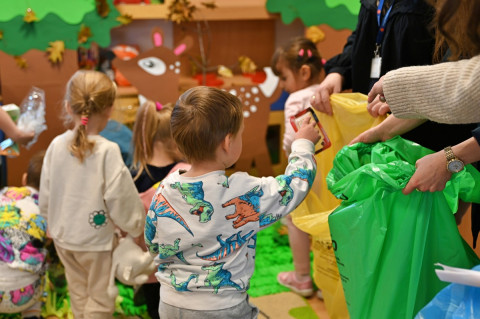 Przedszkolak mały i duży przyrodzie służy