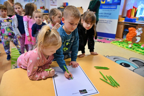 Przedszkolak mały i duży przyrodzie służy
