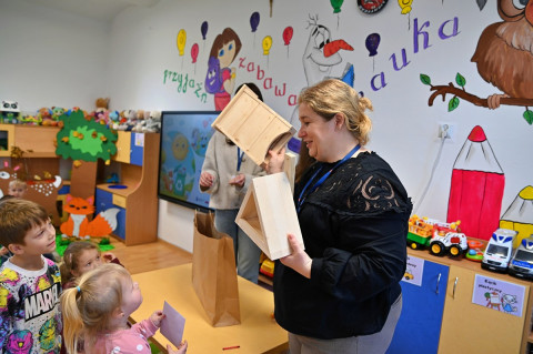 Przedszkolak mały i duży przyrodzie służy