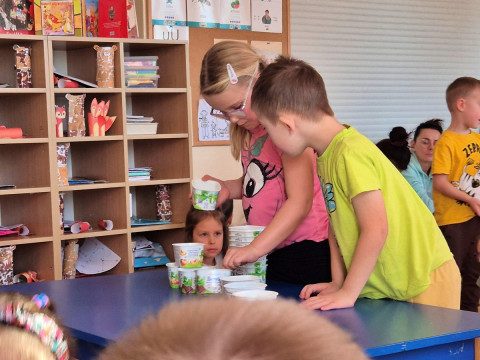 Przedszkolak mały i duży przyrodzie służy