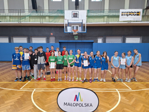 Sukces koszykarzy z "Dwójki"