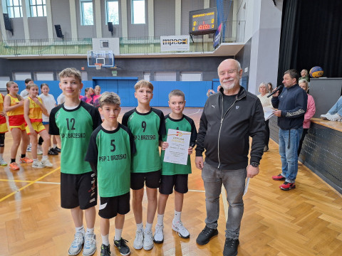 Sukces koszykarzy z "Dwójki"