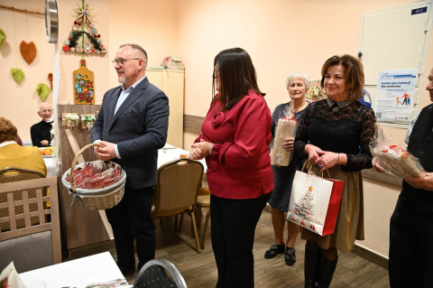 Przedświąteczne spotkanie w Domu Seniora