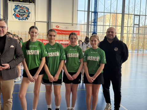 Koszykarki z Jasienia z awansem