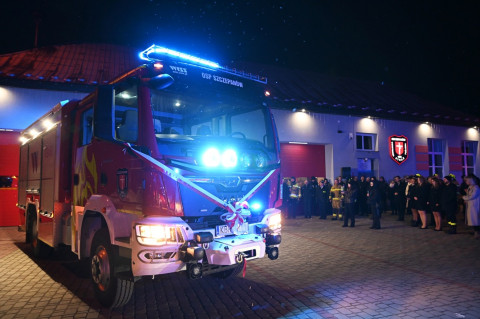 Strażacy ze Szczepanowa powitali nowy wóz