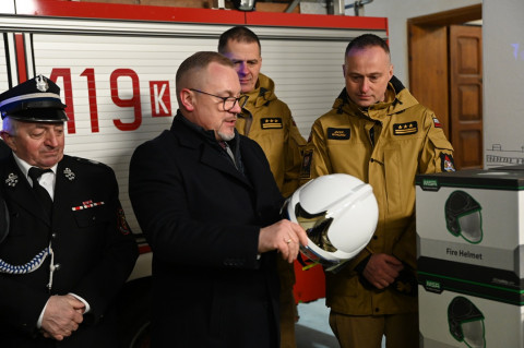 Strażacy ze Szczepanowa powitali nowy wóz