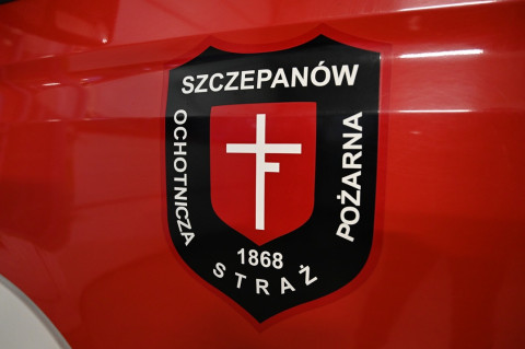 Strażacy ze Szczepanowa powitali nowy wóz