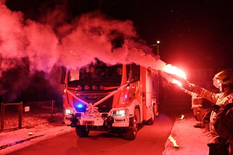 Strażacy ze Szczepanowa powitali nowy wóz
