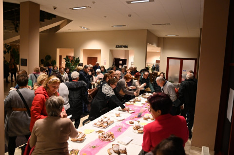 Studenci UTW świętowali dzień wcześniej