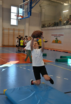 Futbolowa lekcja w Mokrzyskach