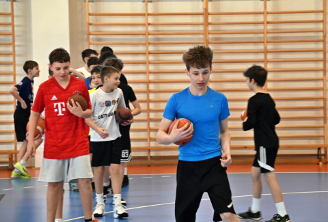 Futbolowa lekcja w Mokrzyskach