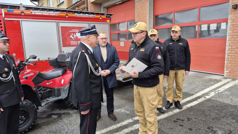 Przekazanie wozów dla OSP