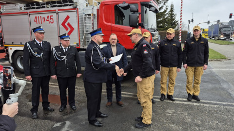 Przekazanie wozów dla OSP