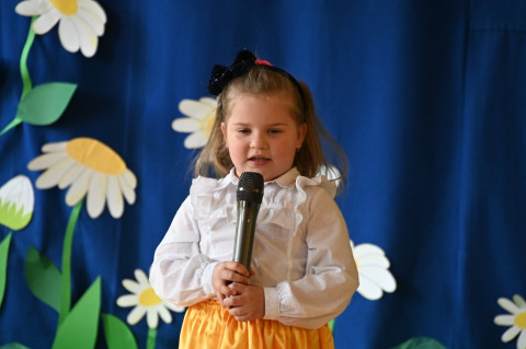Wierszem i piosenką o papieżu