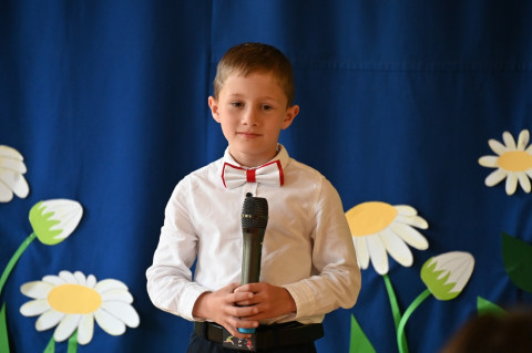 Wierszem i piosenką o papieżu