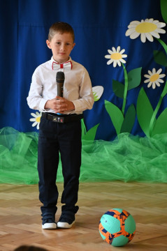 Wierszem i piosenką o papieżu