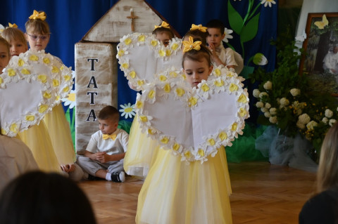 Wierszem i piosenką o papieżu