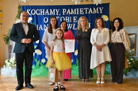 Wierszem i piosenką o papieżu