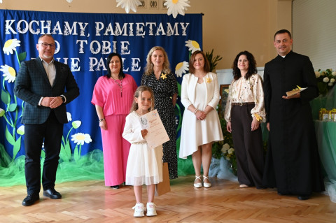 Wierszem i piosenką o papieżu