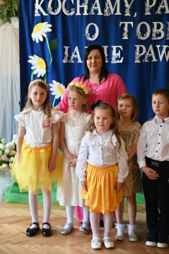 Wierszem i piosenką o papieżu