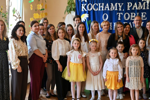 Wierszem i piosenką o papieżu
