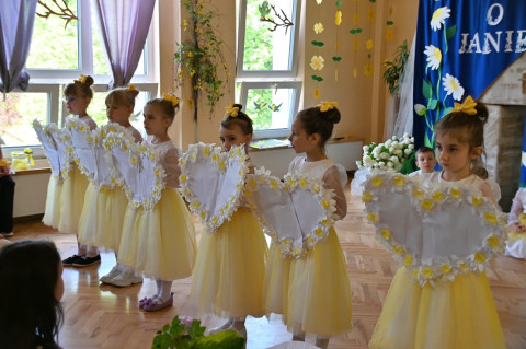 Wierszem i piosenką o papieżu