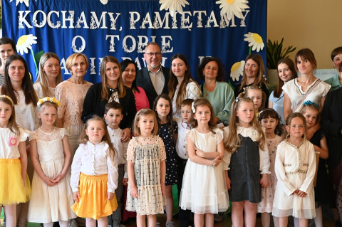 Wierszem i piosenką o papieżu