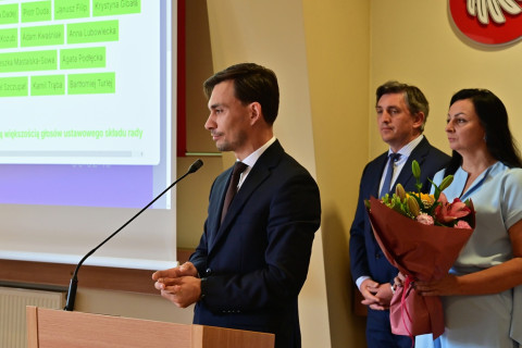 Jednogłośne absolutorium