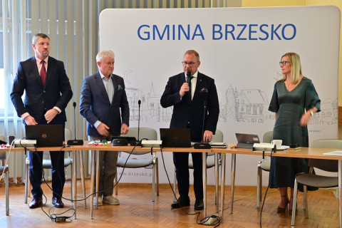Jednogłośne absolutorium
