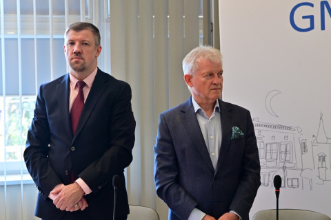 Jednogłośne absolutorium