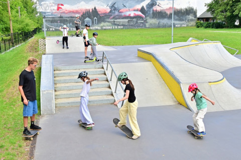 Wakacyjne warsztaty na skateparku