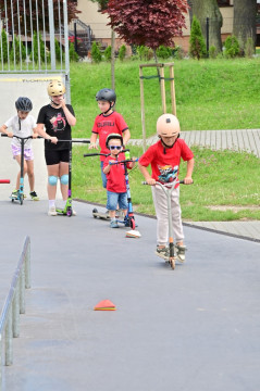 Wakacyjne warsztaty na skateparku
