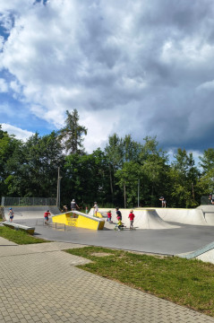 Wakacyjne warsztaty na skateparku