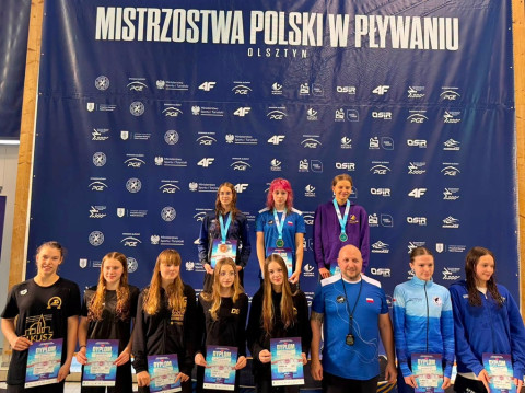Medalowy triumf pływaczek BOSiR-u