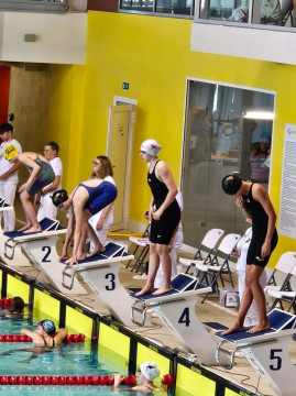 Medalowy triumf pływaczek BOSiR-u