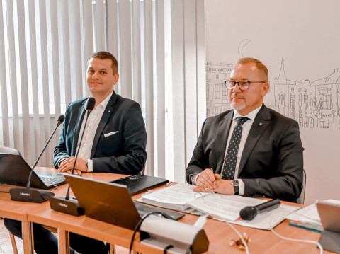 Nowy radny złożył ślubowanie podczas sesji Rady Miejskiej w Brzesku