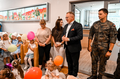 Bajkowy korowód na jubileusz biblioteki