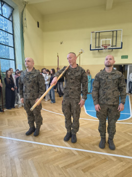 Szacunek do symboli. Ćwiczenia pocztów sztandarowych
