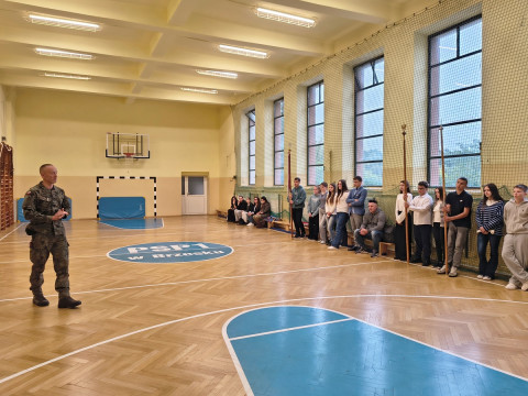 Szacunek do symboli. Ćwiczenia pocztów sztandarowych