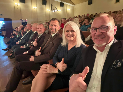 Brzescy seniorzy z delegacją w Tuchowie